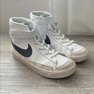 Nike Kids White and Black Sneakers
